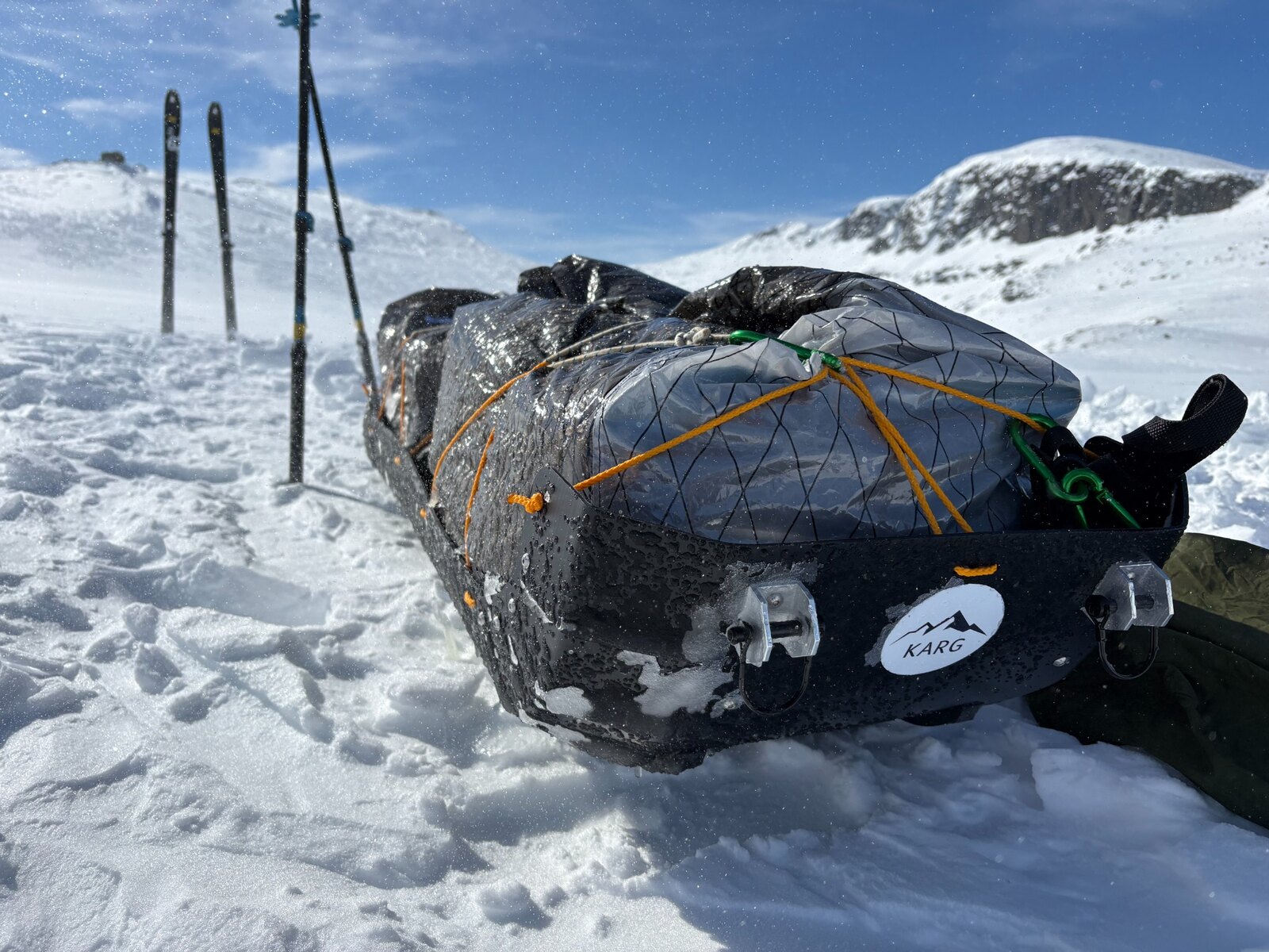 Packad KARG Pulka i snö