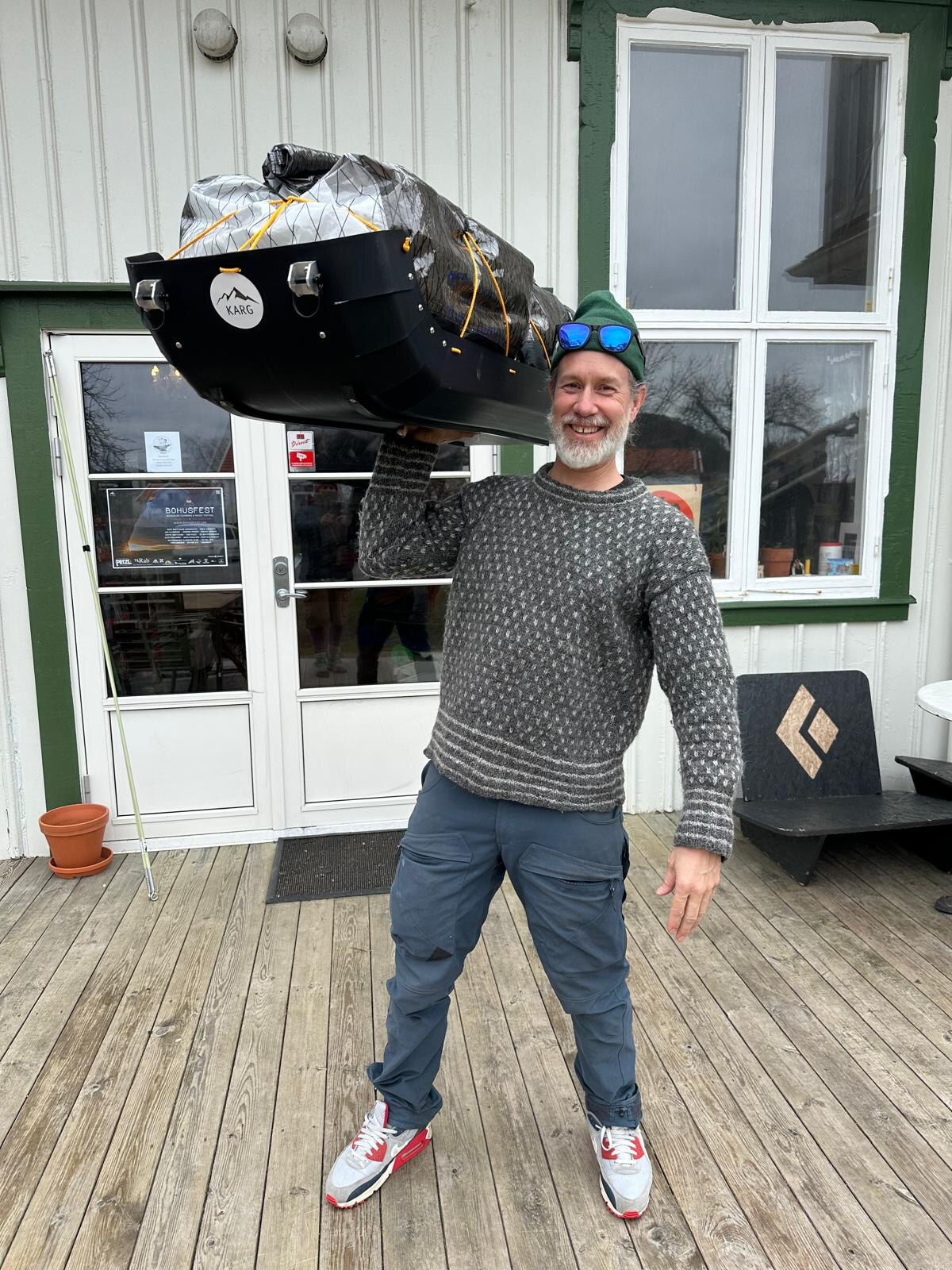 KARG Pulka buren över axeln